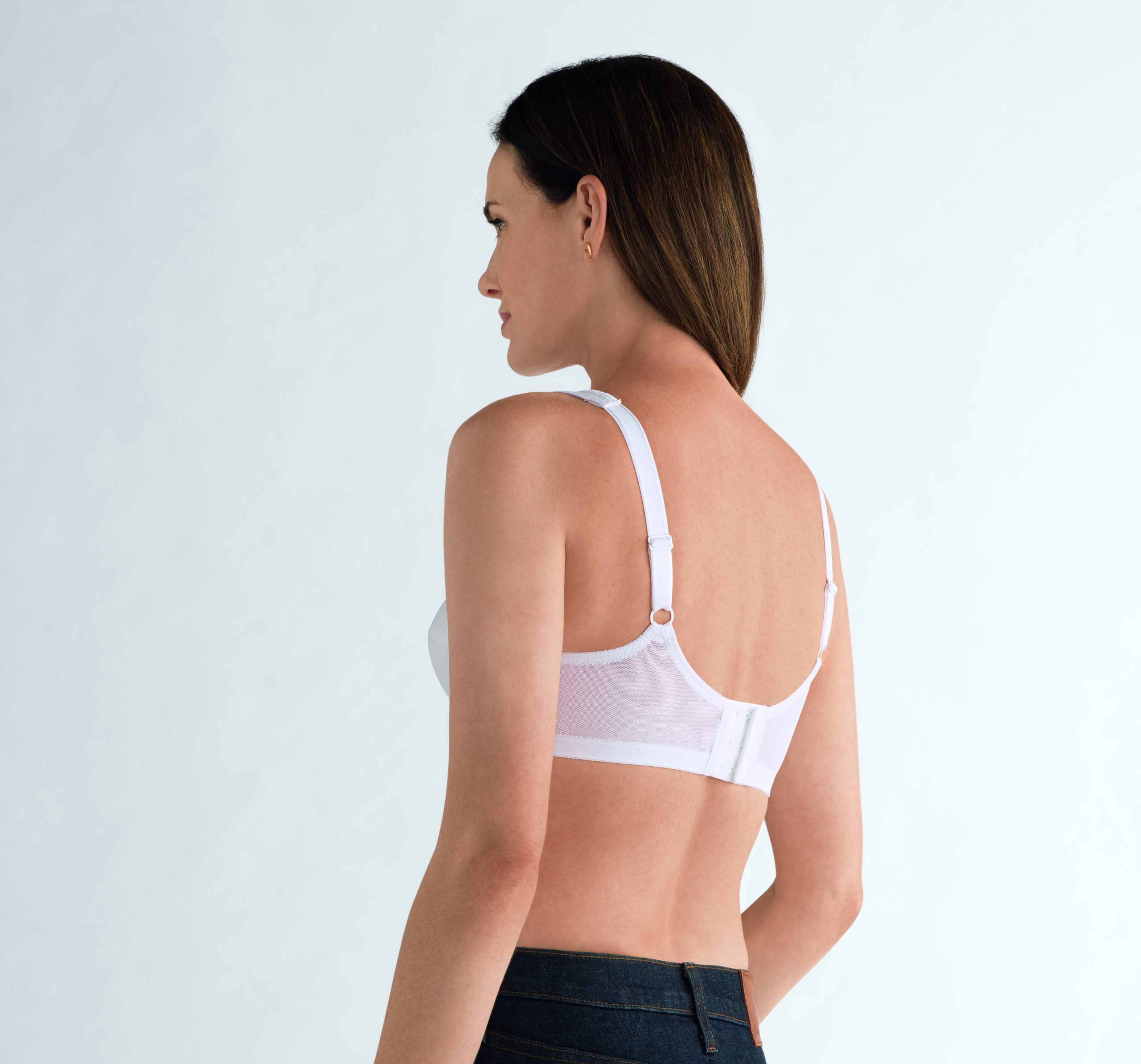 KellySB_2153_White_BACK